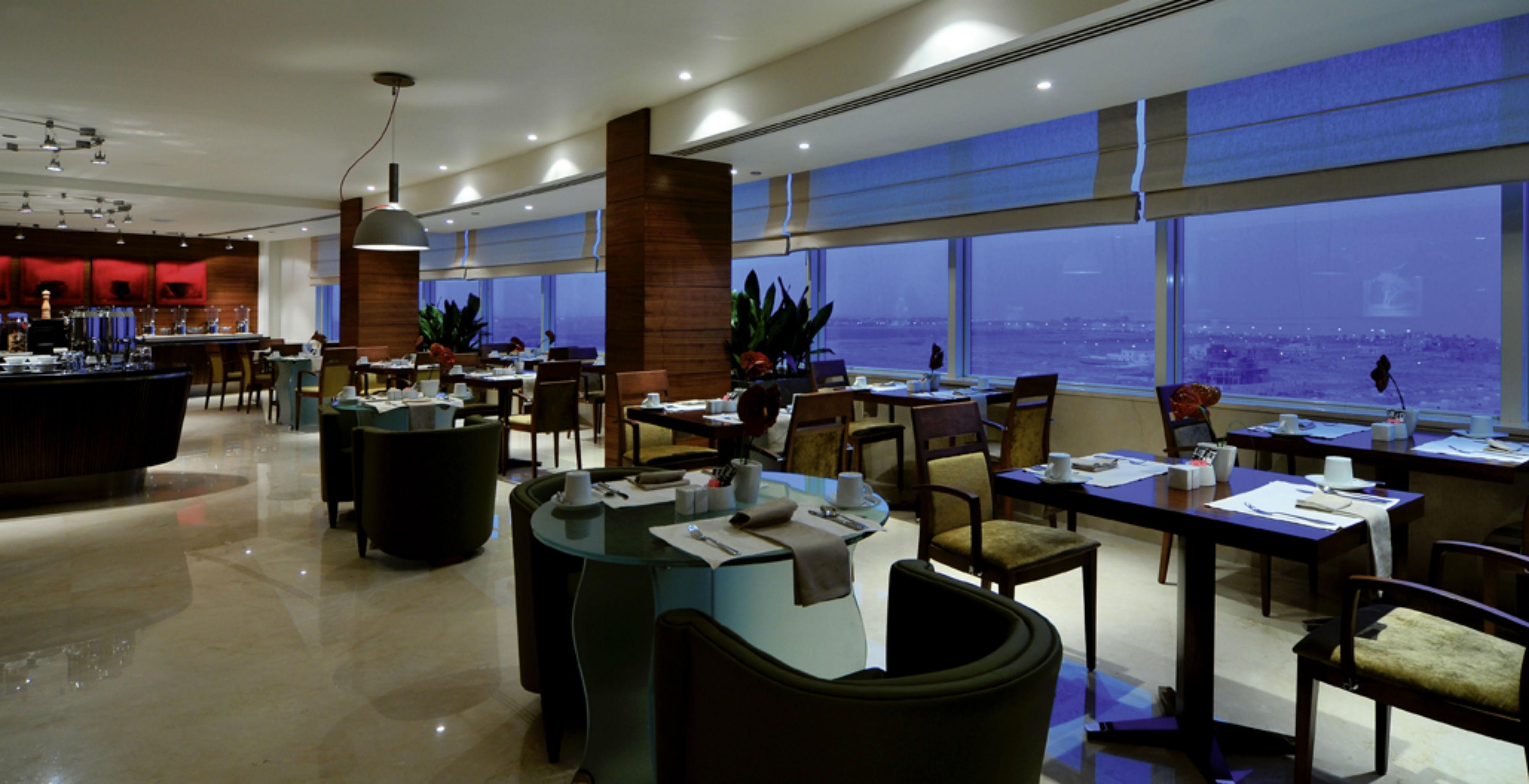 Moevenpick Hotel Al Khobar Exterior foto The restaurant