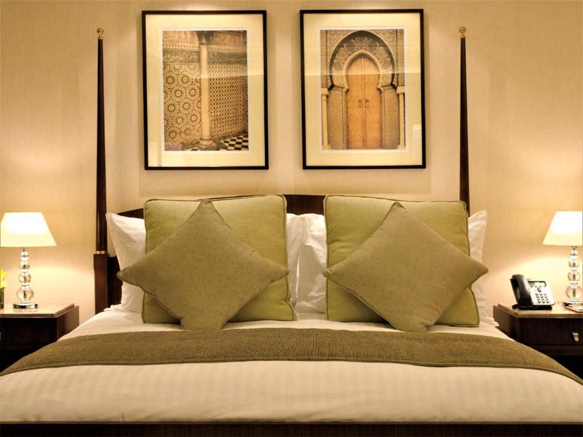 Moevenpick Hotel Al Khobar Exterior foto A bedroom at the Taj Mahal Palace