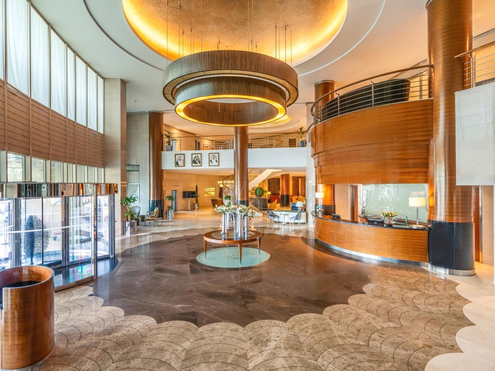 Moevenpick Hotel Al Khobar Exterior foto Lobby