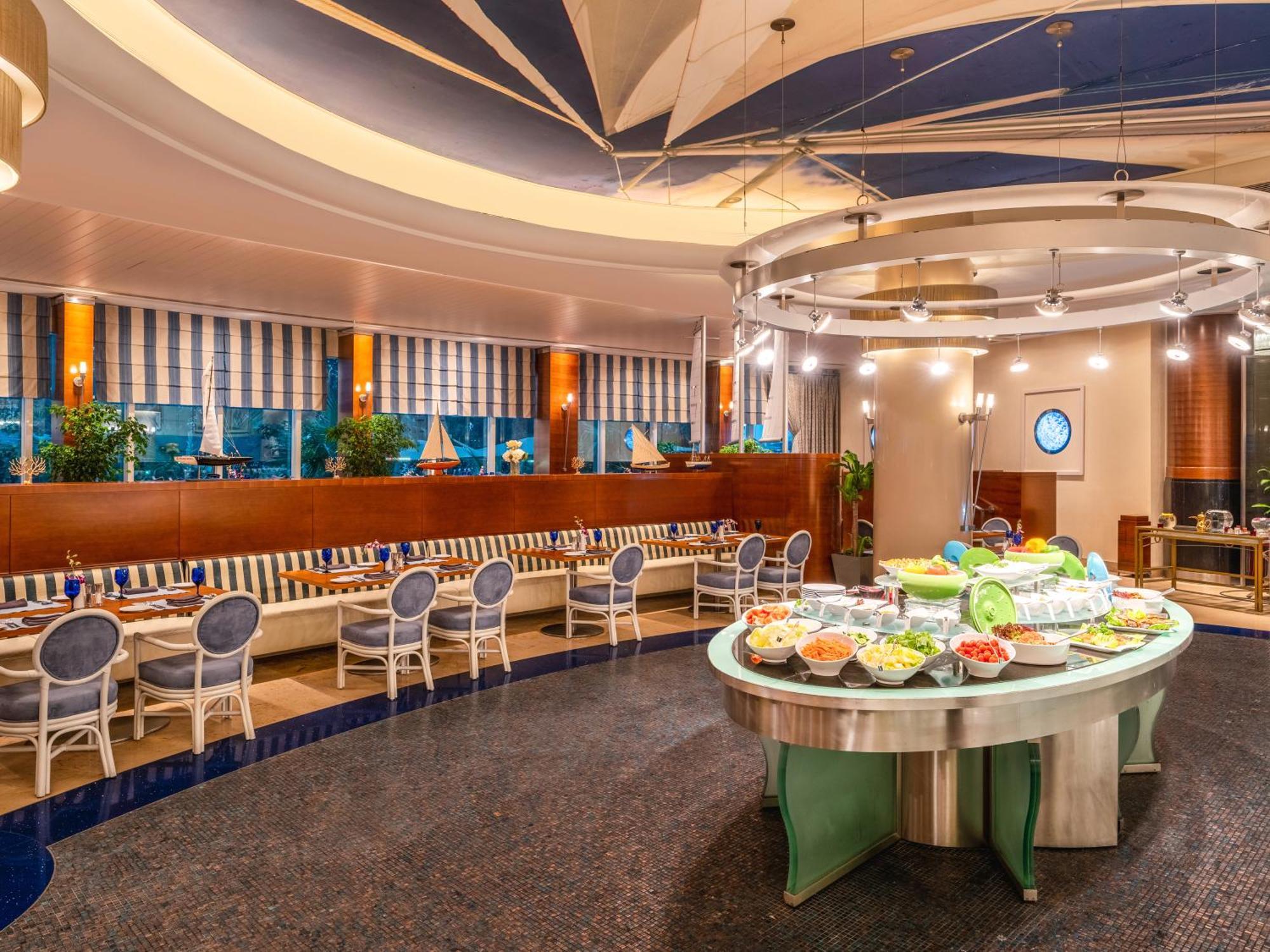 Moevenpick Hotel Al Khobar Exterior foto The restaurant