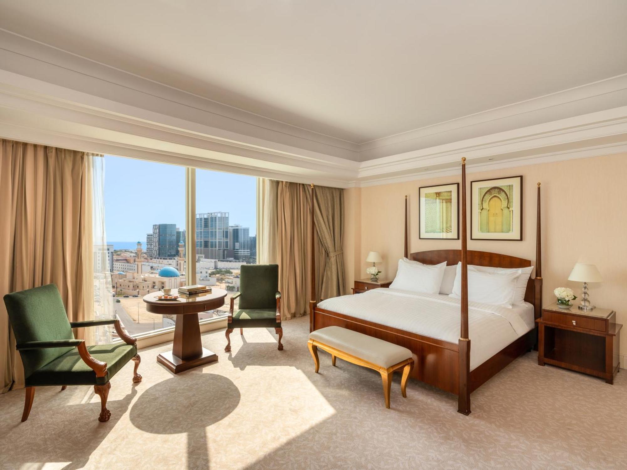 Moevenpick Hotel Al Khobar Exterior foto A bedroom at the hotel